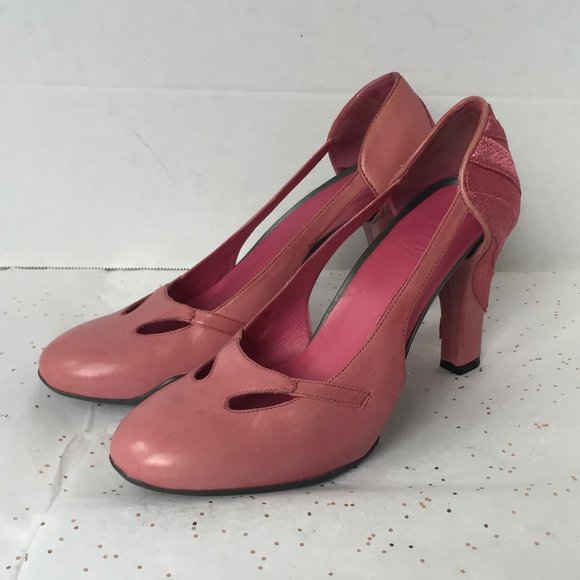 Cole Haan G Series  Barbie Pink Cut out Pump Embroidery  Size 6 Y2K aesthetic - Picture 3 of 7